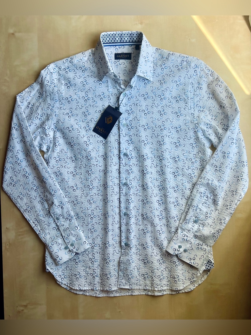 Studio Garnet Long-Sleeve Button-Up Shirt – Blue/White Micro-Circle Seersucker